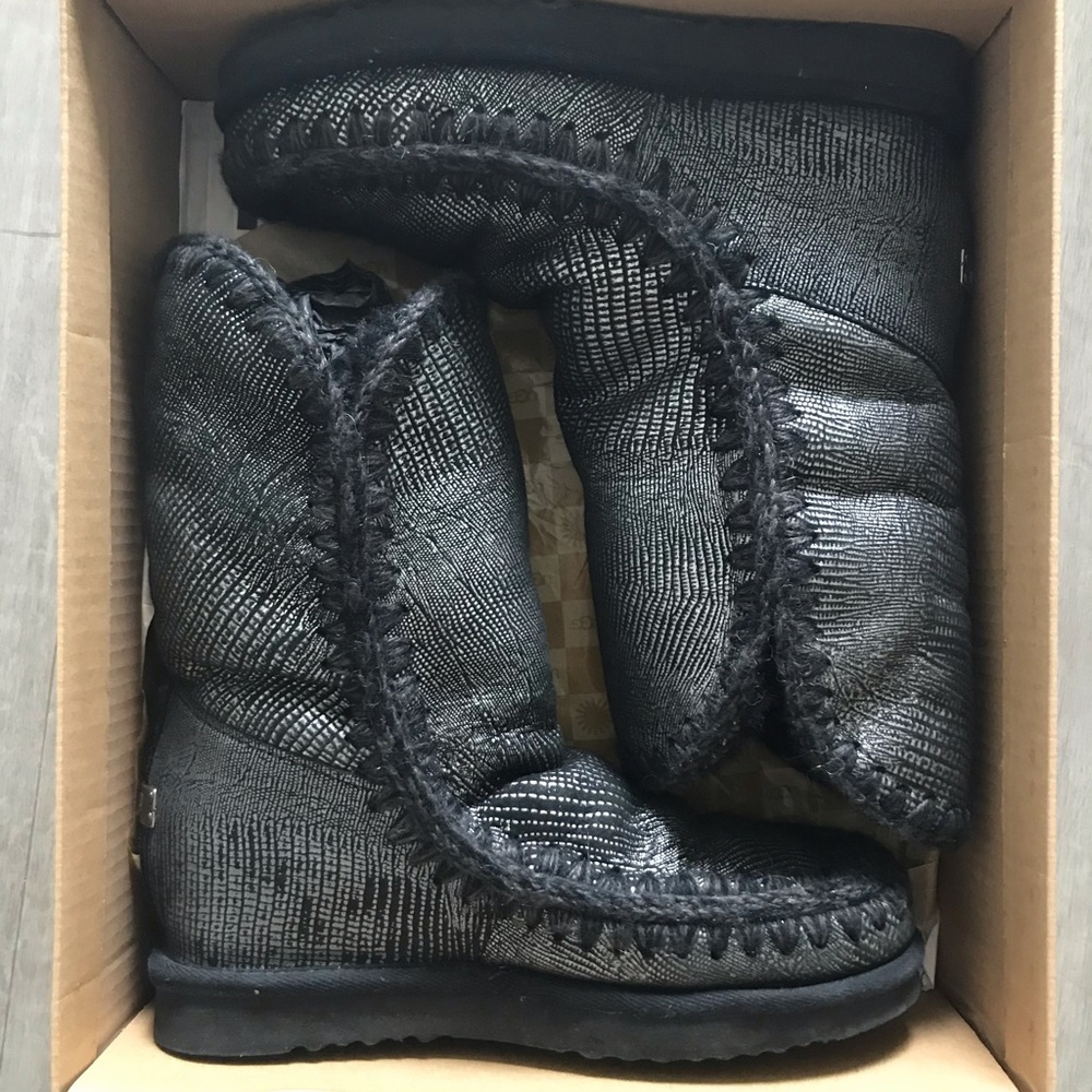 MOU - Black eskimo wedge tall, size US 10